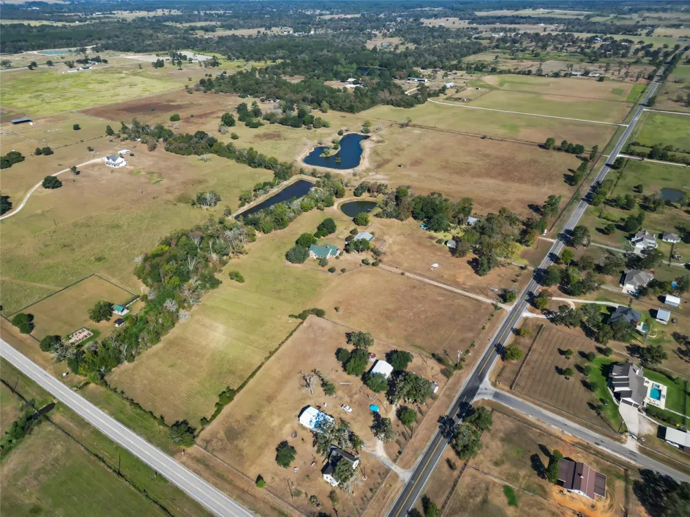 28109 Waller Gladish Rd Waller, TX 77484