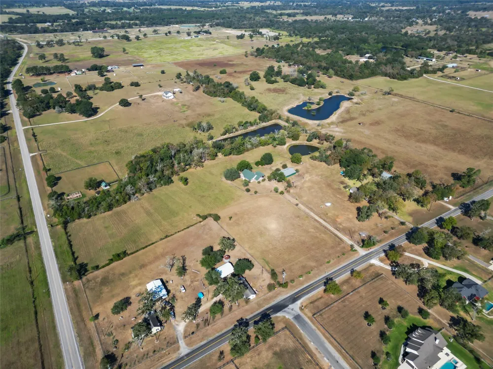 28109 Waller Gladish Rd Waller, TX 77484