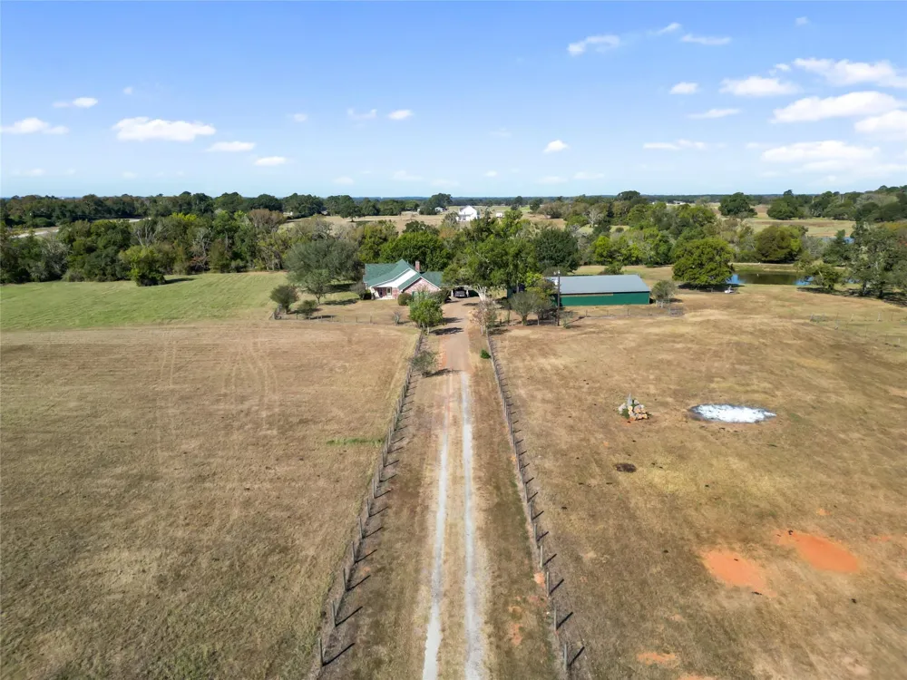 28109 Waller Gladish Rd Waller, TX 77484