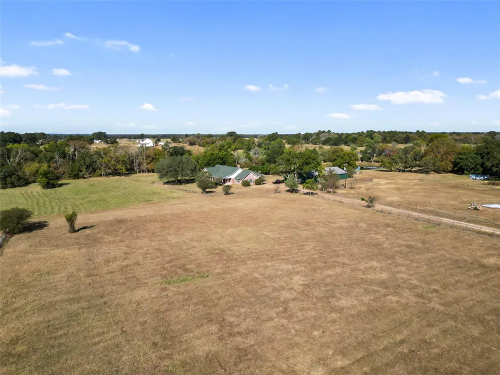 28109 Waller Gladish Rd Waller, TX 77484