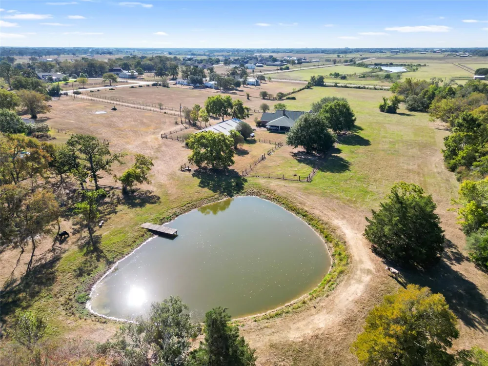28109 Waller Gladish Rd Waller, TX 77484