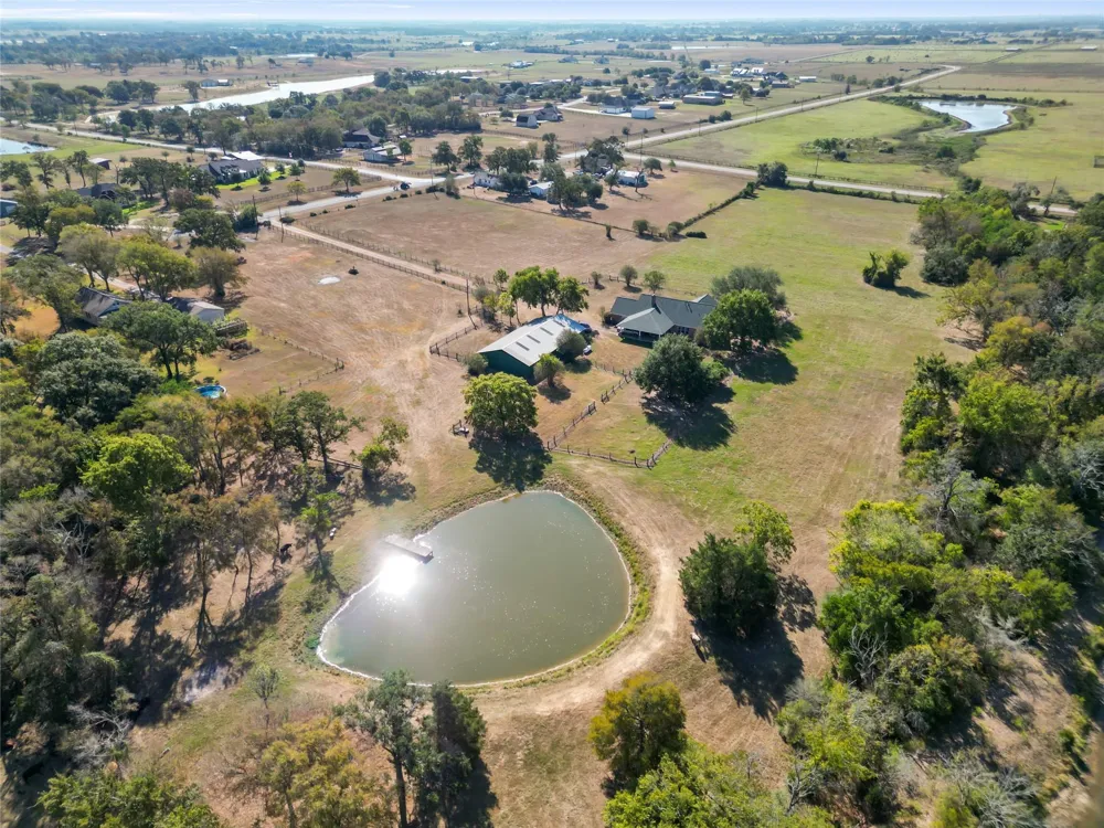 28109 Waller Gladish Rd Waller, TX 77484