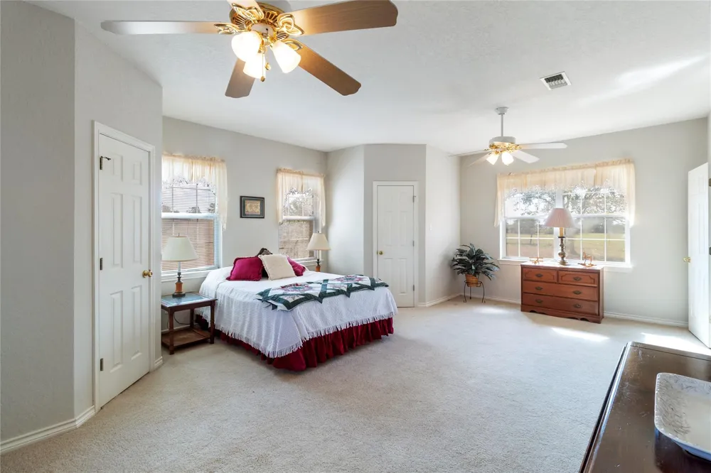 28109 Waller Gladish Rd Waller, TX 77484