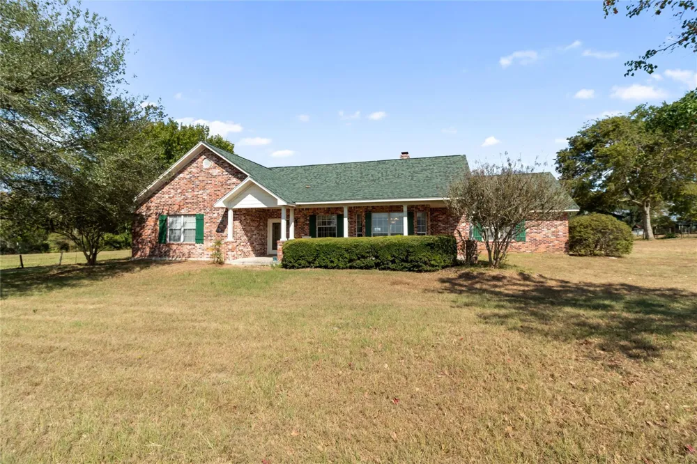 28109 Waller Gladish Rd Waller, TX 77484