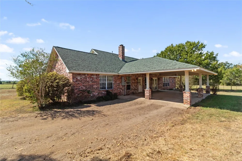 28109 Waller Gladish Rd Waller, TX 77484