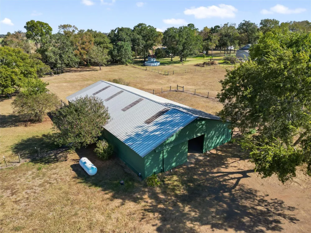 28109 Waller Gladish Rd Waller, TX 77484