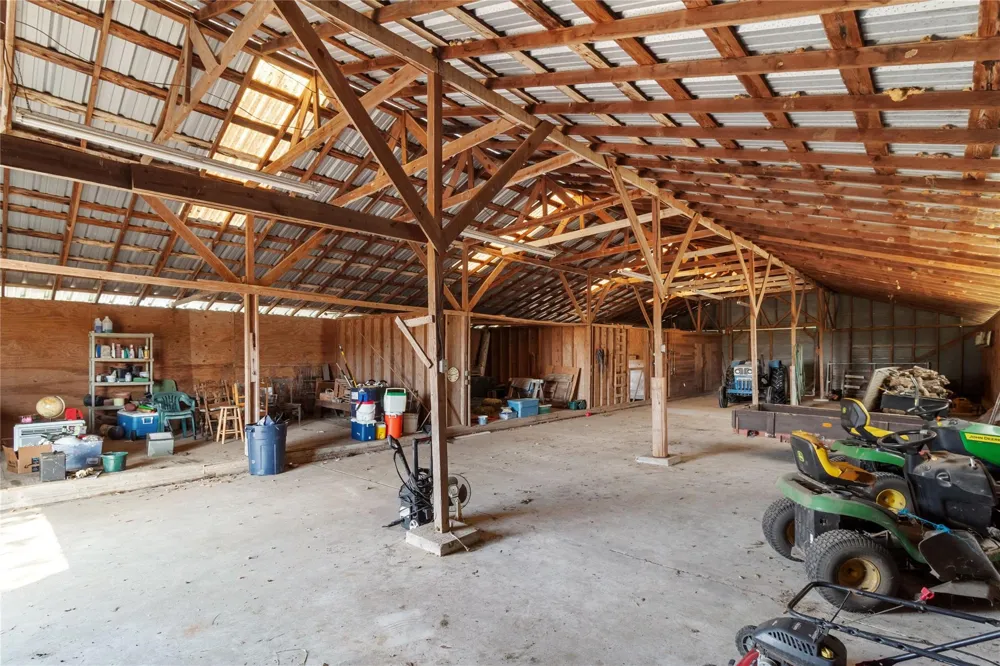 28109 Waller Gladish Rd Waller, TX 77484