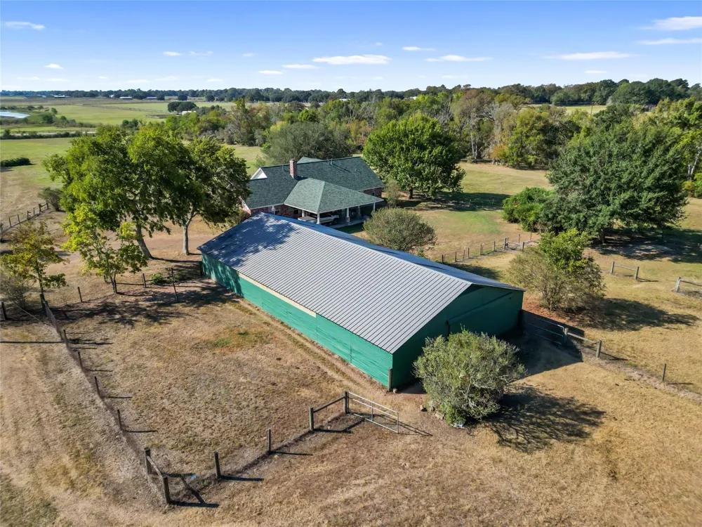 28109 Waller Gladish Rd Waller, TX 77484