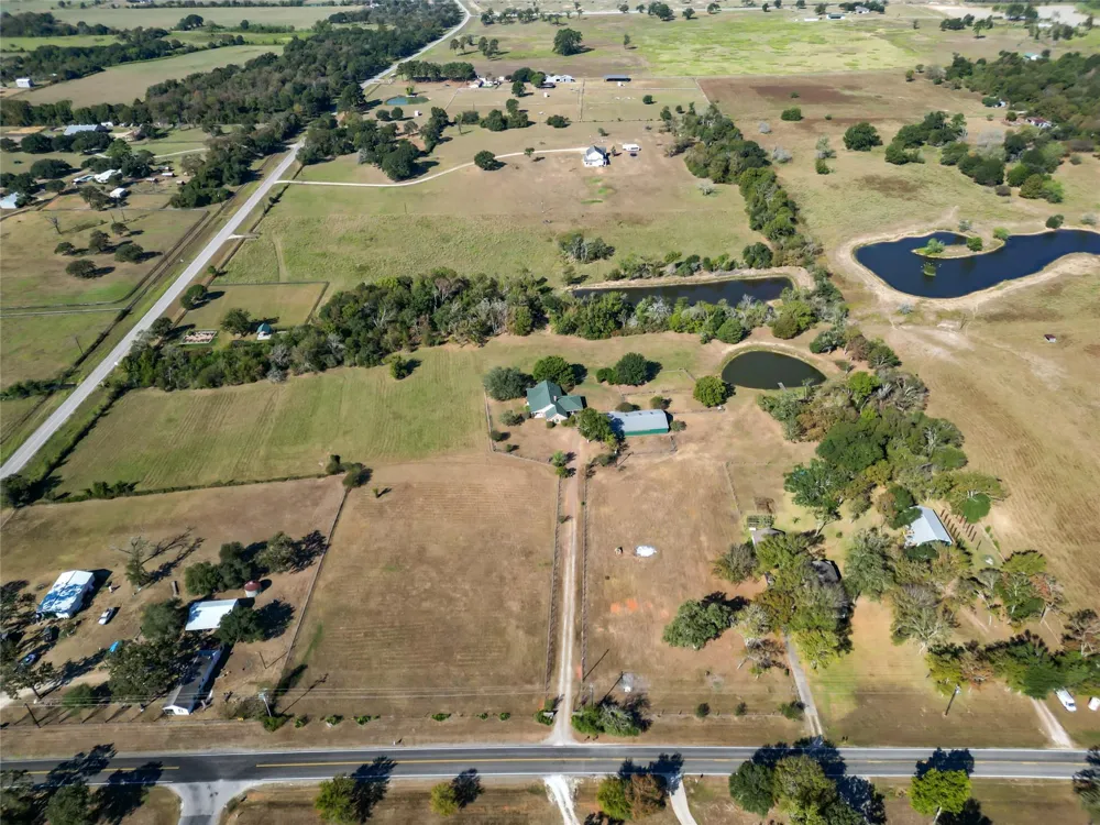 28109 Waller Gladish Rd Waller, TX 77484