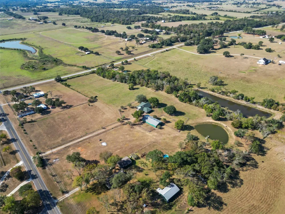 28109 Waller Gladish Rd Waller, TX 77484