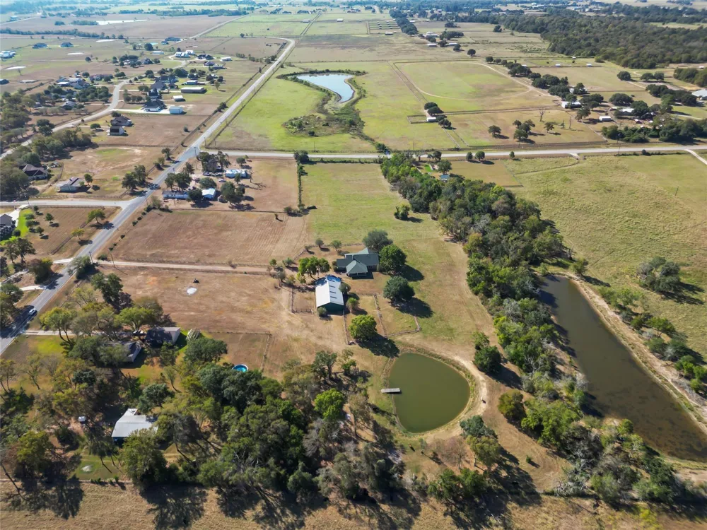 28109 Waller Gladish Rd Waller, TX 77484