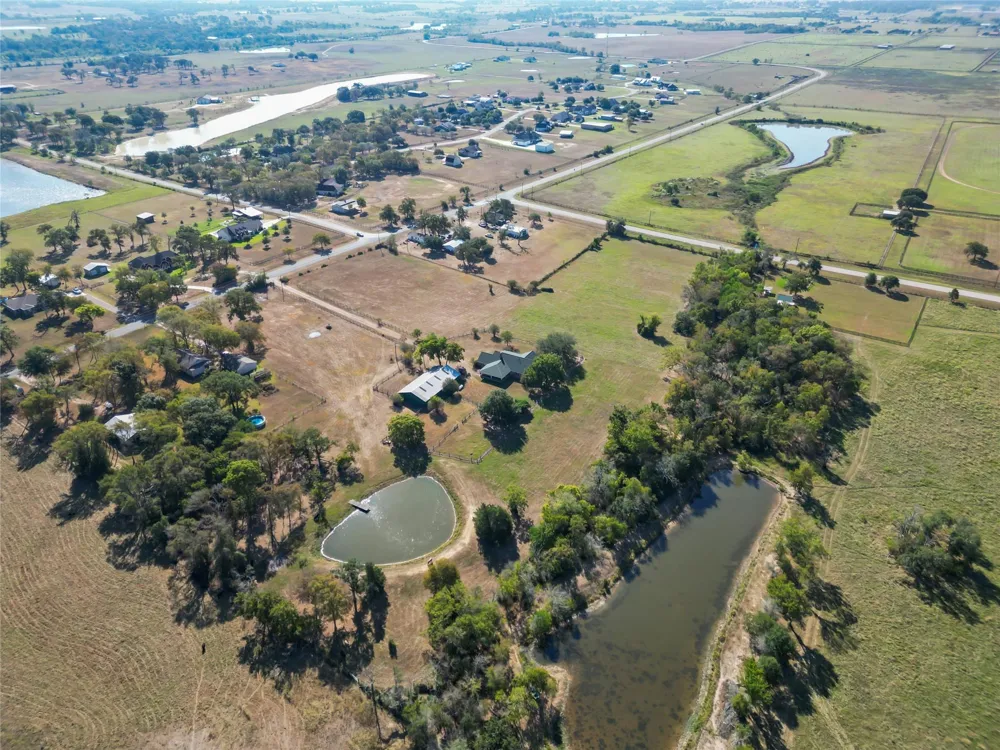 28109 Waller Gladish Rd Waller, TX 77484