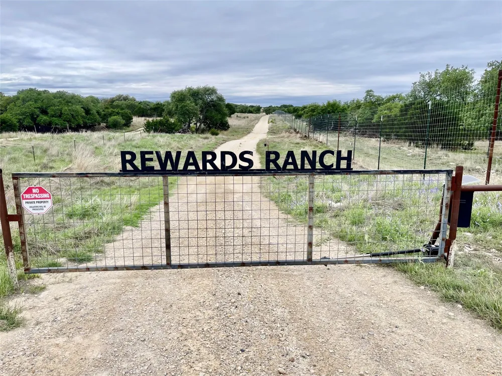 41 Tx Hwy 41 Rocksprings, TX 78880