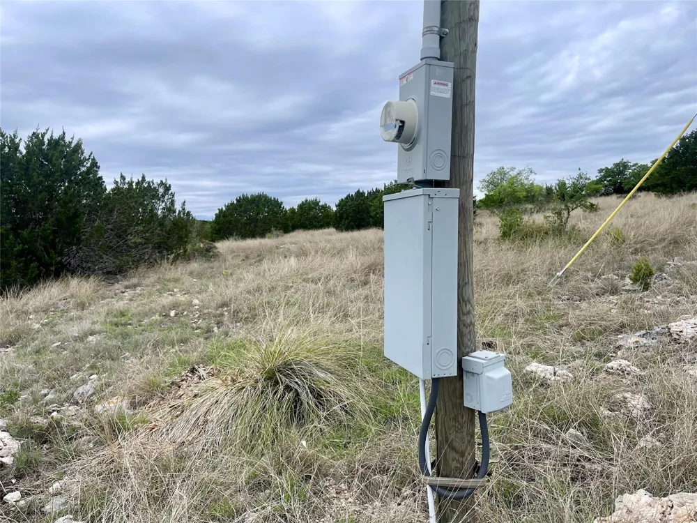 41 Tx Hwy 41 Rocksprings, TX 78880