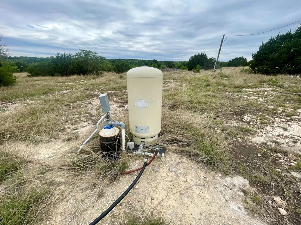 41 Tx Hwy 41 Rocksprings, TX 78880