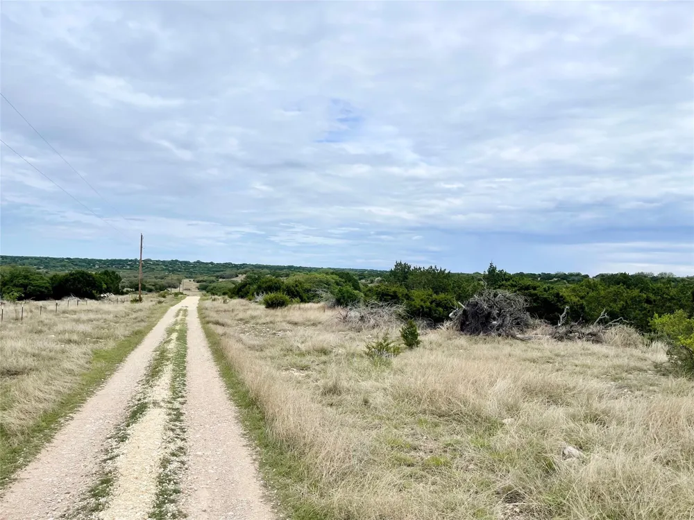 41 Tx Hwy 41 Rocksprings, TX 78880