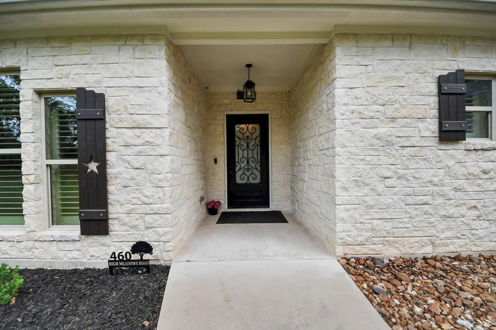 460 High Meadows Road Bellville, TX 77418