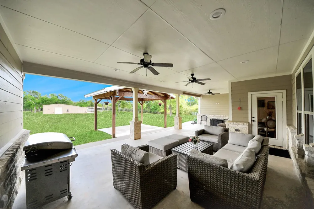 460 High Meadows Road Bellville, TX 77418