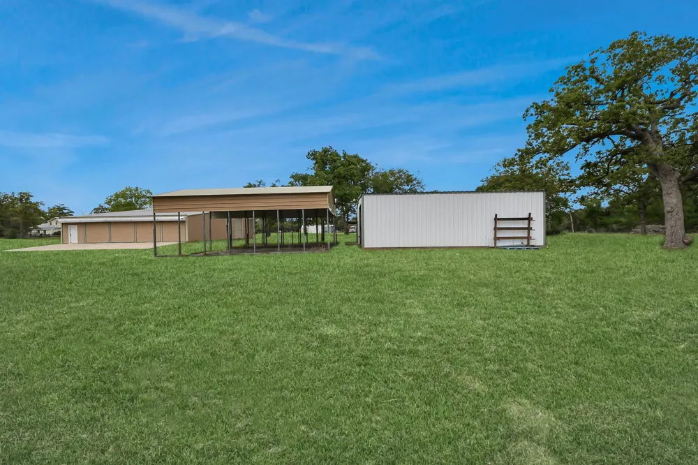 460 High Meadows Road Bellville, TX 77418