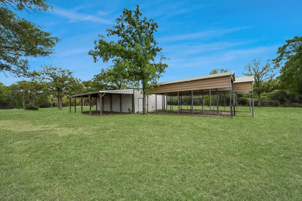 460 High Meadows Road Bellville, TX 77418