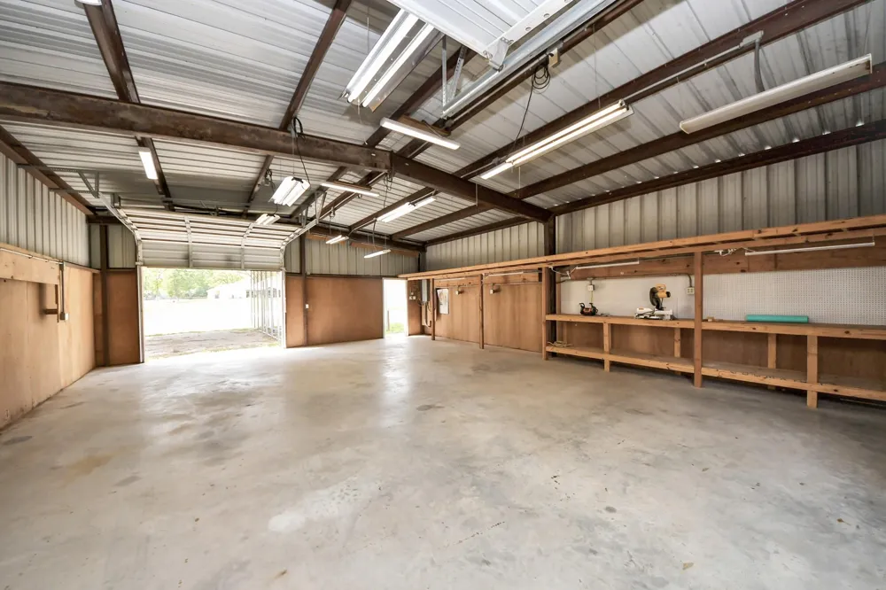 460 High Meadows Road Bellville, TX 77418