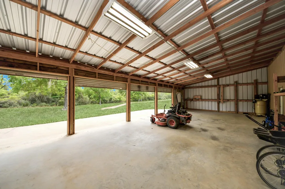 460 High Meadows Road Bellville, TX 77418
