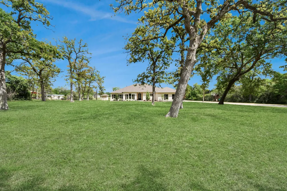 460 High Meadows Road Bellville, TX 77418