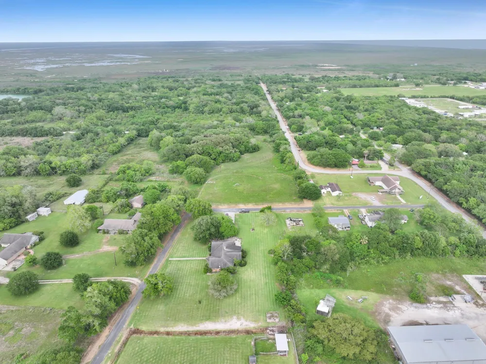 1364 Walter High Island, TX 77632