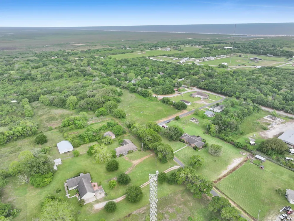 1364 Walter High Island, TX 77632