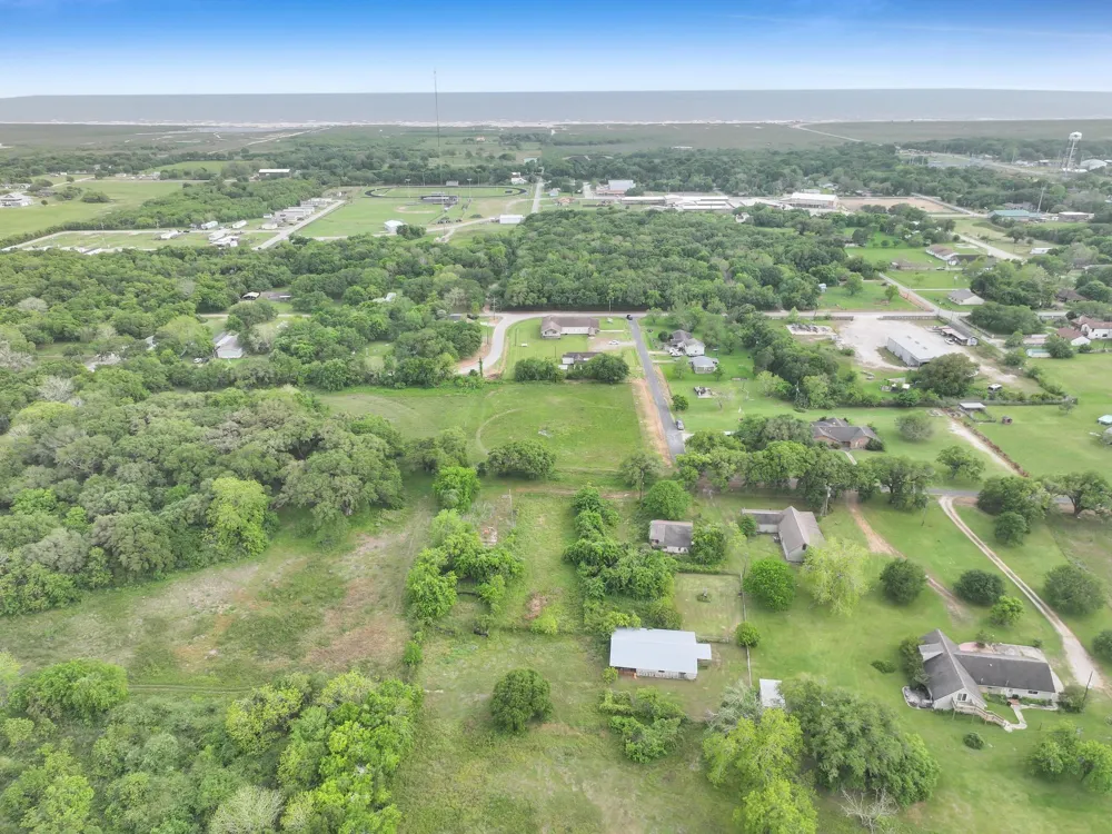 1364 Walter High Island, TX 77632