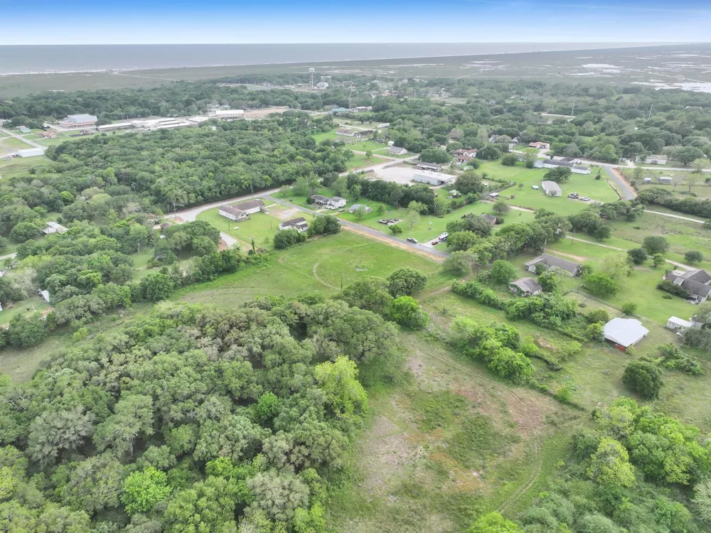 1364 Walter High Island, TX 77632