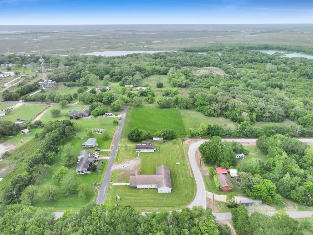 1364 Walter High Island, TX 77632
