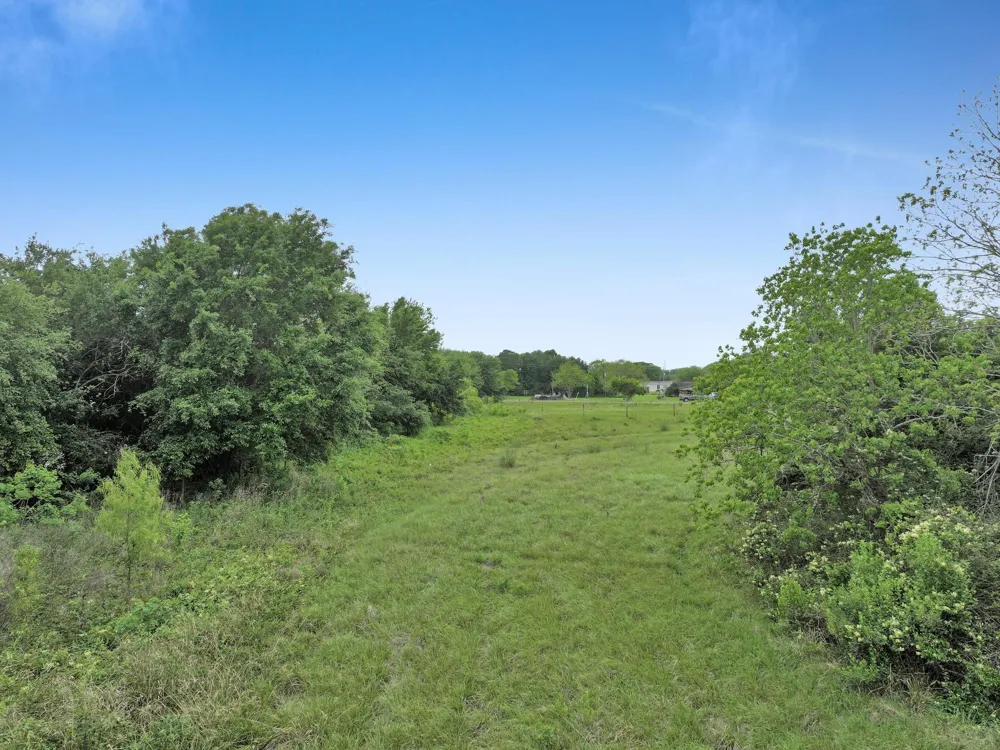 1364 Walter High Island, TX 77632