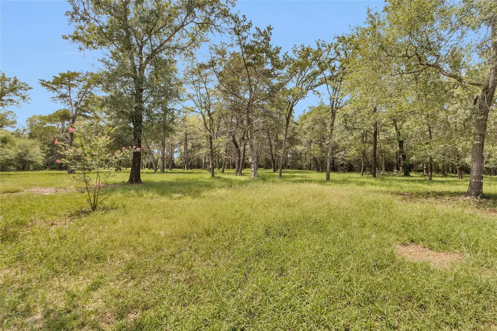 10314 County Road 417a Navasota, TX 77868