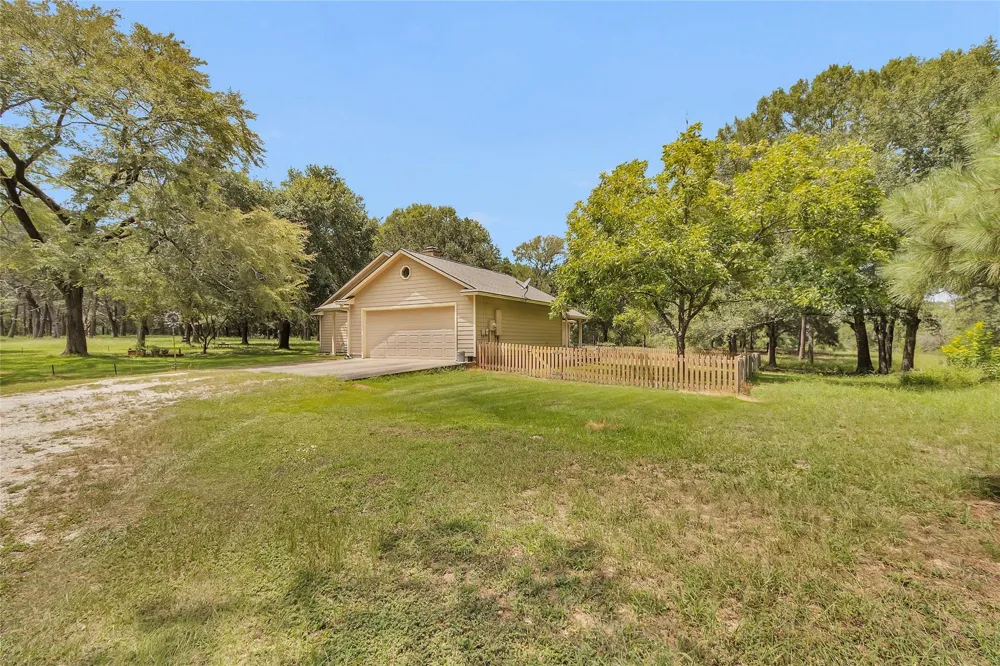 10314 County Road 417a Navasota, TX 77868