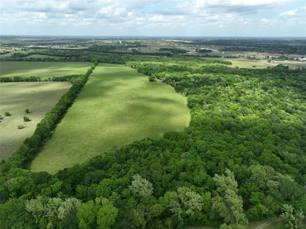 10463 Highway 36 Bellville, TX 77418