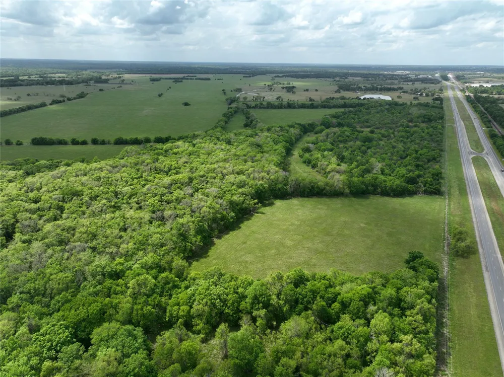 10463 Highway 36 Bellville, TX 77418