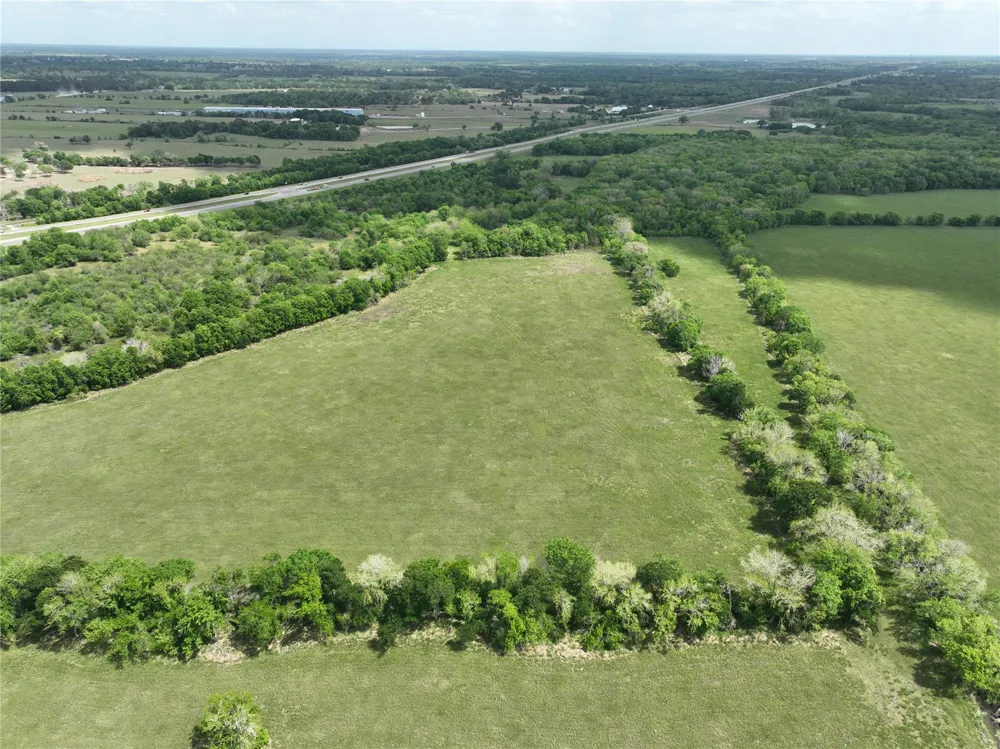 10463 Highway 36 Bellville, TX 77418
