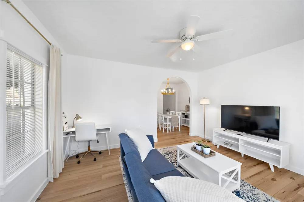 3901 Dallas Street #B Houston, TX 77023