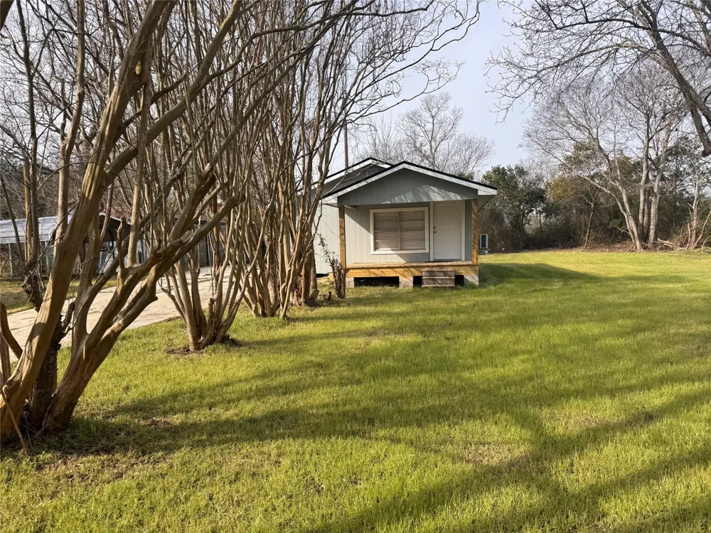 22085 Madison Street Bedias, TX 77831