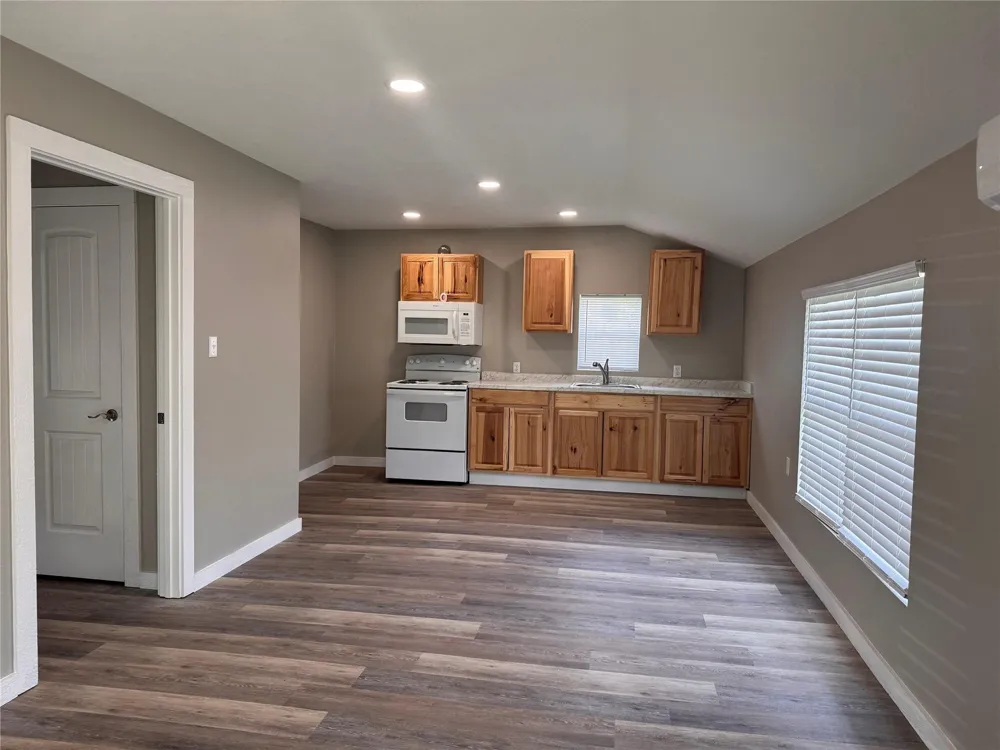 22085 Madison Street Bedias, TX 77831