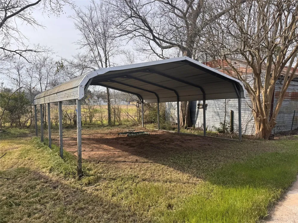 22085 Madison Street Bedias, TX 77831