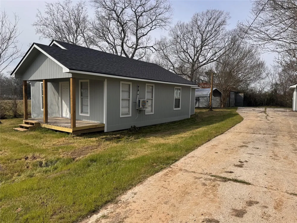 22085 Madison Street Bedias, TX 77831