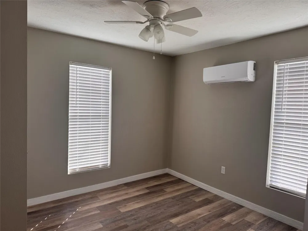 22085 Madison Street Bedias, TX 77831
