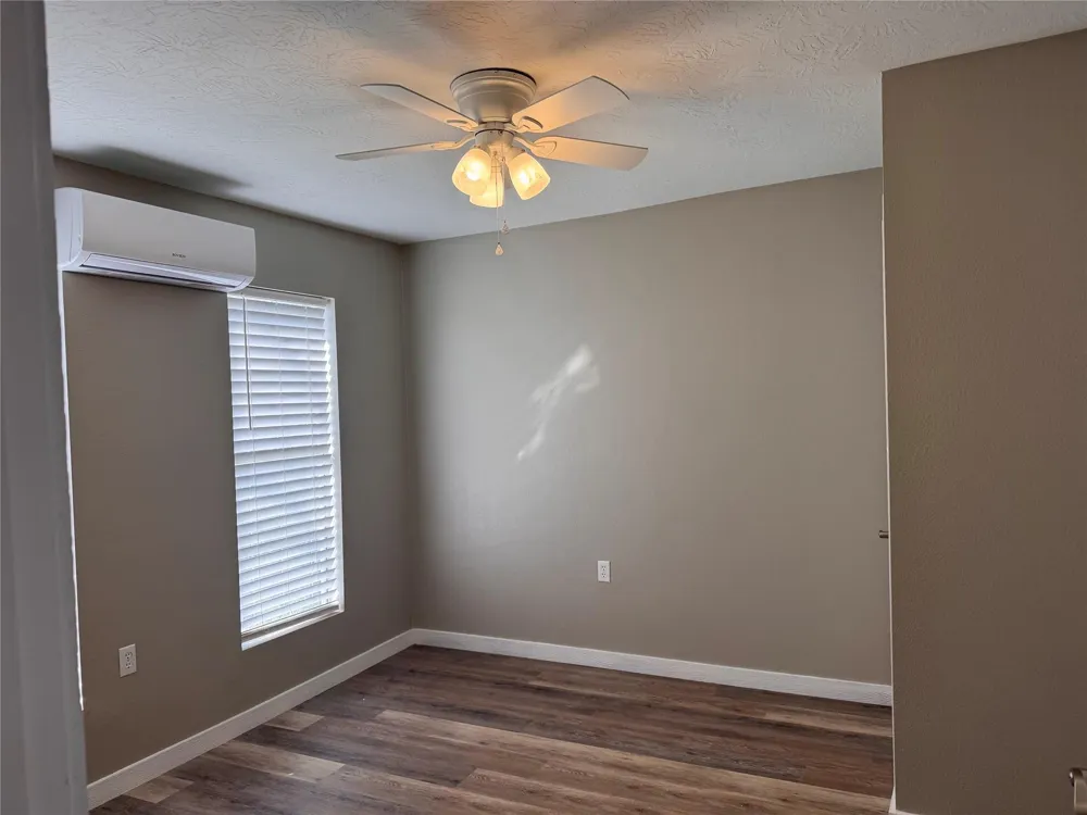 22085 Madison Street Bedias, TX 77831