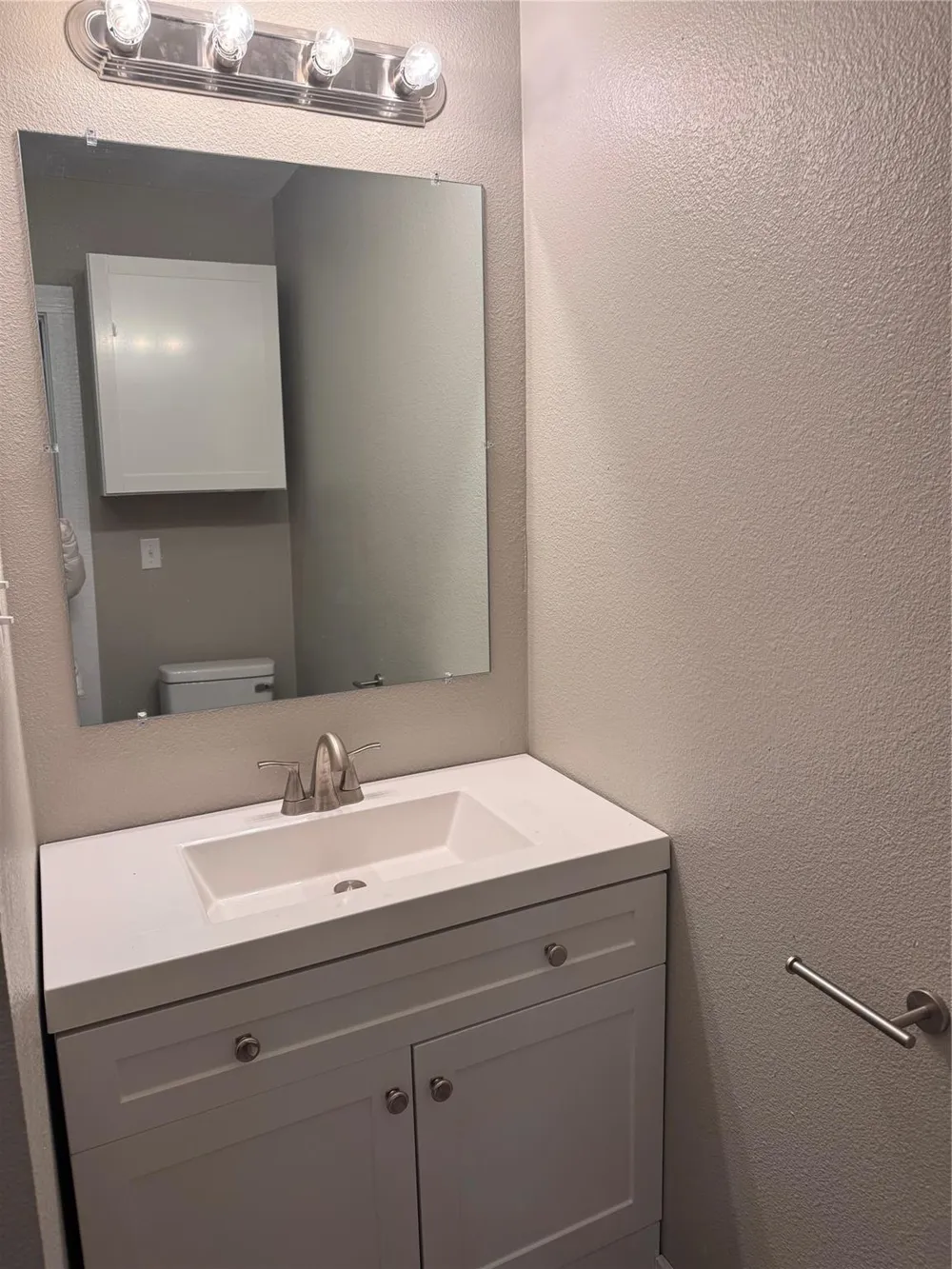 22085 Madison Street Bedias, TX 77831