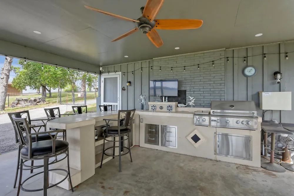 329 Sassafras Drive Trinity, TX 75862