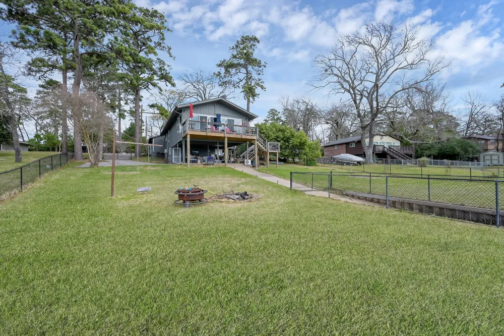 329 Sassafras Drive Trinity, TX 75862