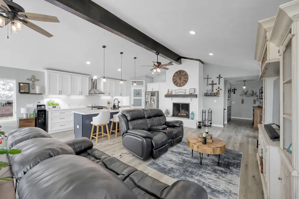329 Sassafras Drive Trinity, TX 75862