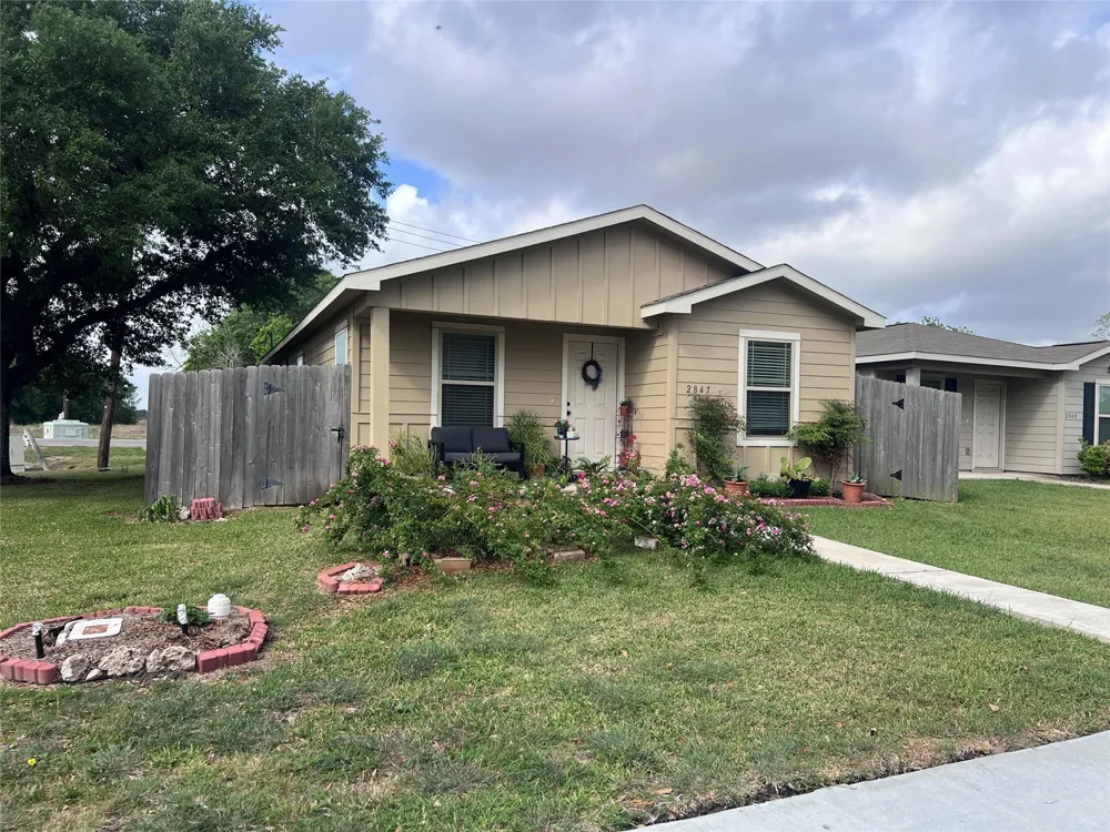 2847 Golf Crest Drive Wharton, TX 77488